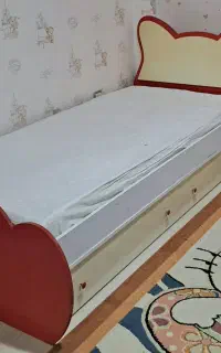 تخت و کمد