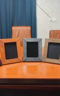 قاب عکس چوبی با روکش چرم طبیعی