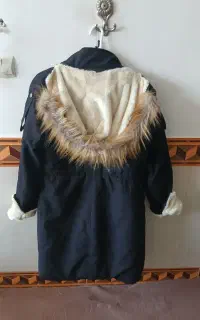 یک عدد پالتوی پشمی