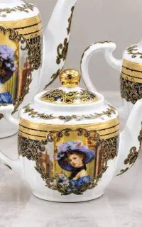 قوری چینی سلطنتی