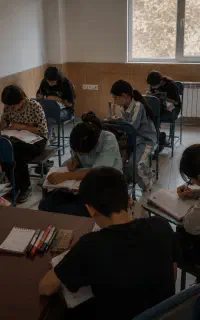 تدریس ابتدایی توسط معلم رسمی دراندیشه