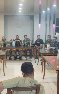 آموزش وبازی مافیا در کافه دربند زرینشهر