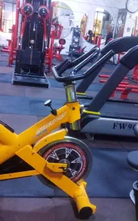 جهت کار در باشگاه زنانه مربی خانم