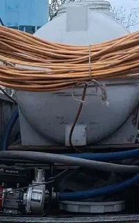 خدمات سم پاشی با کمترین قیمت با تانکر 1000لیتری