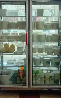 فروشنده لبنیاتی