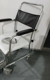 ویلچر حمام