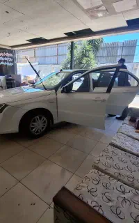 دنا معمولی مدل ۹۹ یک گلگیر سمت شاگر پشت رنگ