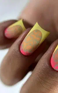 خدمات و آموزش ناخن حرفه ای