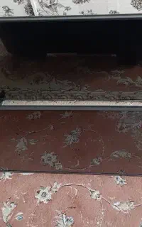 دو عدد تلویزیون ال ای دی پنل شکسته