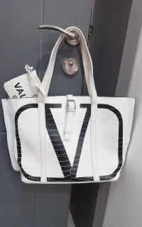 تعدادی کیف زنانه