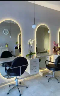 آیینه آرایشگاهی