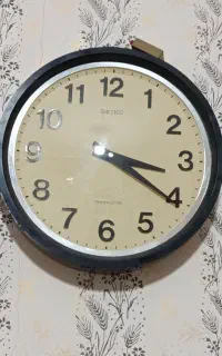 ساعت دیواری باهم  SEIKO و TANIA