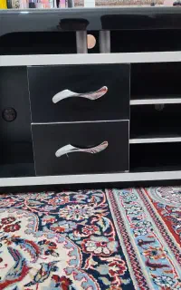 میز تلویزیون در حد نو