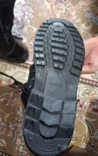سلام کفش ها نو هستند سایز پای من نیستند میفروشم
