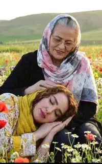 عکس شما در آغوش مامان فوت شده(طبیعی فتوشاپ میشه)