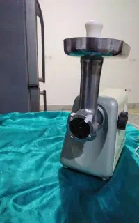 چرخ گوشت ناسیونال اصل ژاپن 1000 وات سالم و کامل