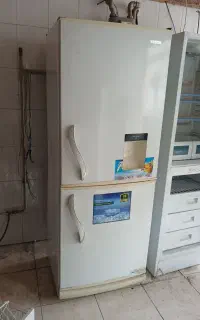 یخچال فریزر کاملا سالم و تضمینی