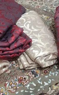 پوش نالین وتعدادی ظروف لبه طلایی