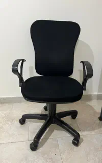 صندلی چرخدار و جک‌دار