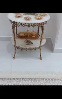 میز و تلفن برنز
