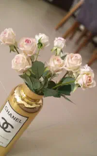گل و گلدان