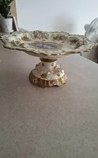 تعدادی وسایل به فروش می رسد