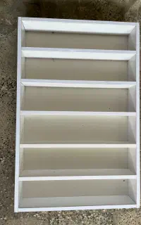 قفسه چوبی
