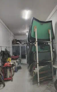 نصب شیشه لوکس با چسب خارجی