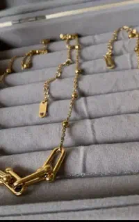 همه چی رنگ ثابته مشابه طلا