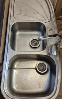 سینک دو لگنه با شیر آب