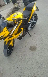 متور ار اس 200