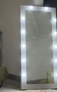 آینه چراغ دار
