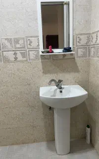 روشویی سالم با شیر و آیینه