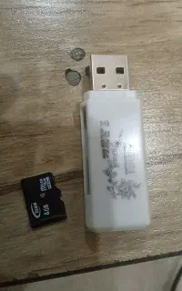 کارت حافظه ۴ گیگ Team همراه رم‌ریدر چندکاره USB