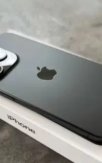 آیفون ۱۵ پرومکس بدون خط و خش دارم
