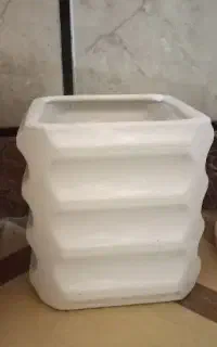 چند عدد گلدان..و وسیله