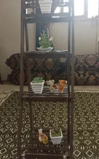 شلف همراه با وسایل