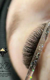 آموزش  کاشت ناخن و اکستنشن مژه حضوری و مجازی