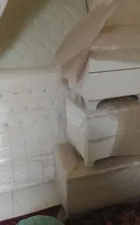 تخت نو استفاده نشده داخل سلفونه