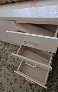 سه متر کابینت .ارتفاع ۹۰  .عرض رویه ۶۰