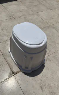 توالت فرنگی نو