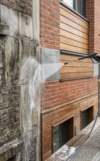 مواد تخصصی شستشو و پاکسازی نما (آجر، سنگ و چوب)