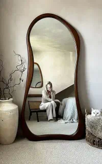 آینه قدی و قاب عکس