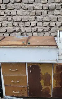 کابینت فلزی قدیمی به همراه هود