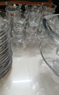 برازنده ی جهیزیه عروس،ظروف ۷۸ پارچه اصل