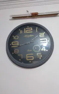 ساعت دیواری