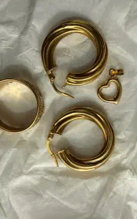 ۸  گرم طلا سالم