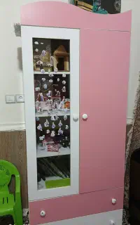 تخت خواب و کمد