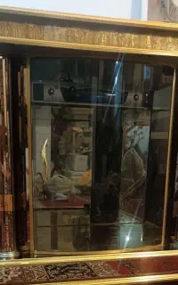 میز تلویزیون شیشه ای