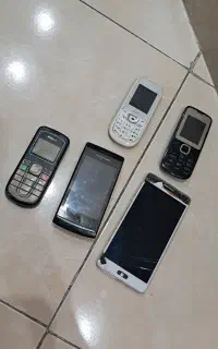 ۵ عدد گوشی ضایعاتی